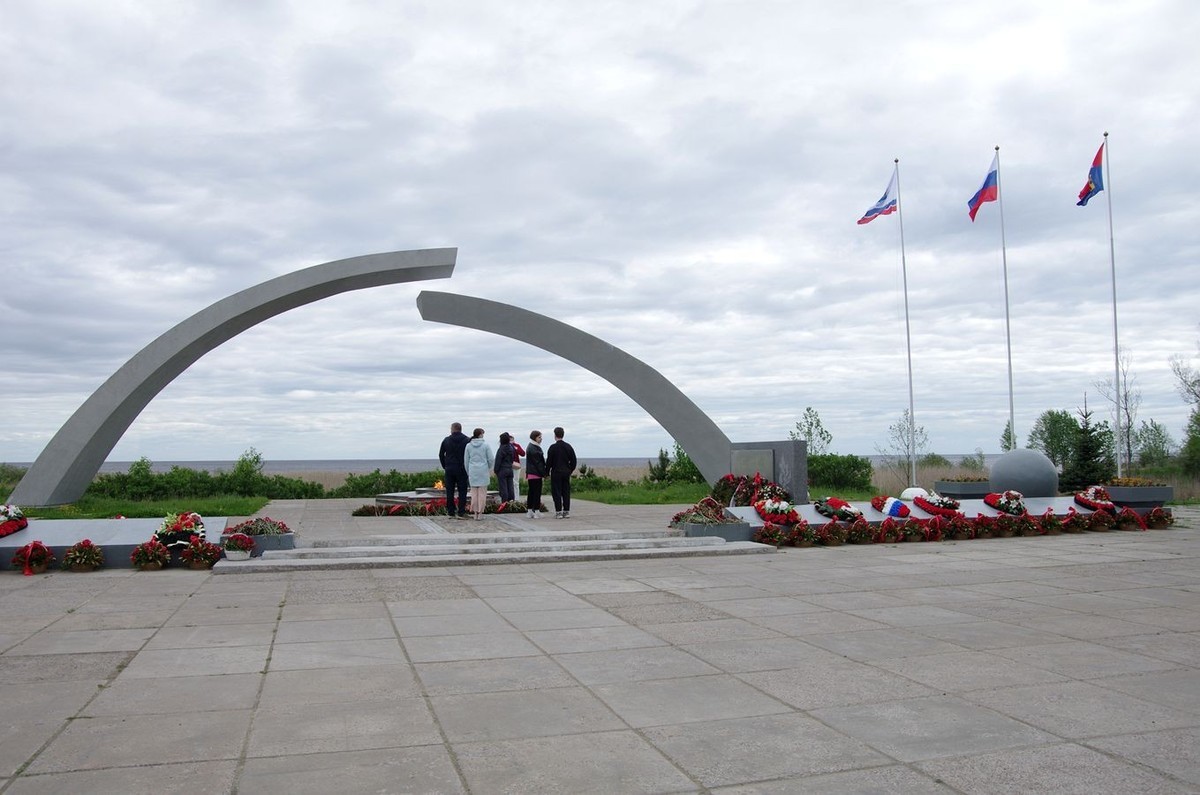 圣彼得堡拉多加湖畔的纪念碑