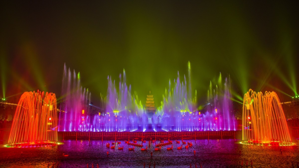 西 安 大 雁 塔 音 乐 喷 泉 秀