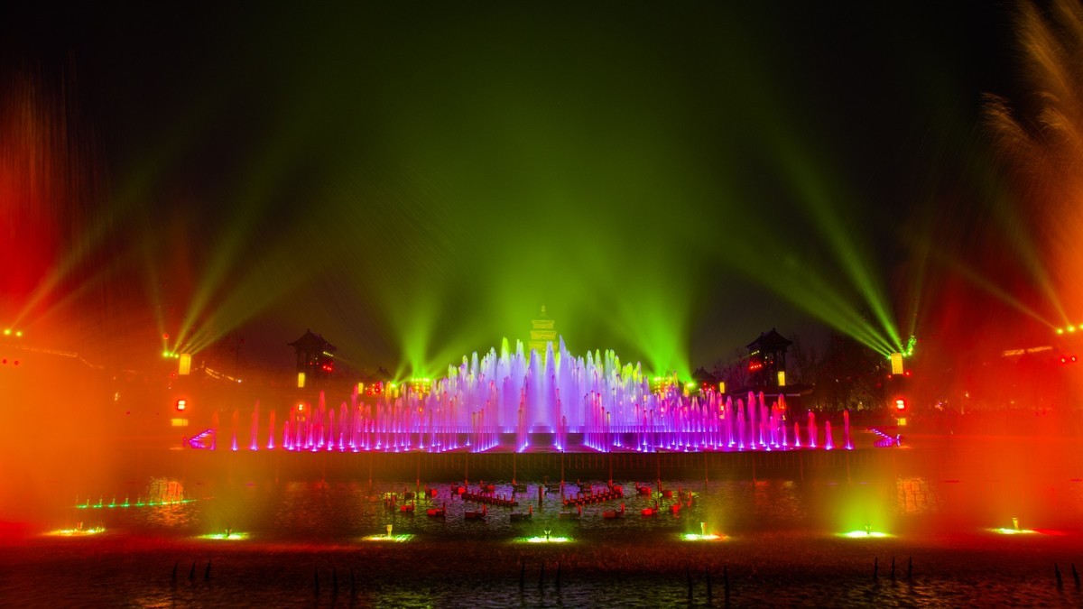 西 安 大 雁 塔 音 乐 喷 泉 秀