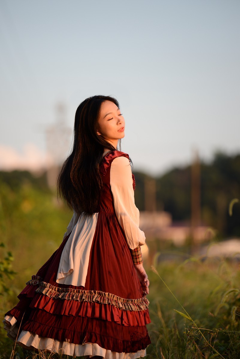 夕阳下的女孩（尼康D610+腾龙A009 70-200）