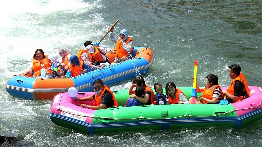 031【不老松：东戴河游纪】永安峡谷漂流！ 漂流下滑被浪花淹没就是为了寻求刺激