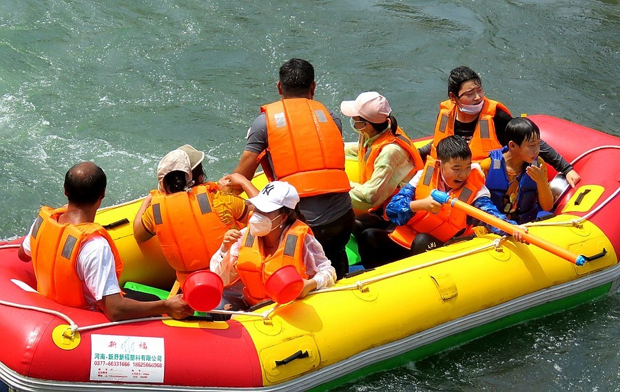 031【不老松：东戴河游纪】永安峡谷漂流！ 漂流下滑被浪花淹没就是为了寻求刺激