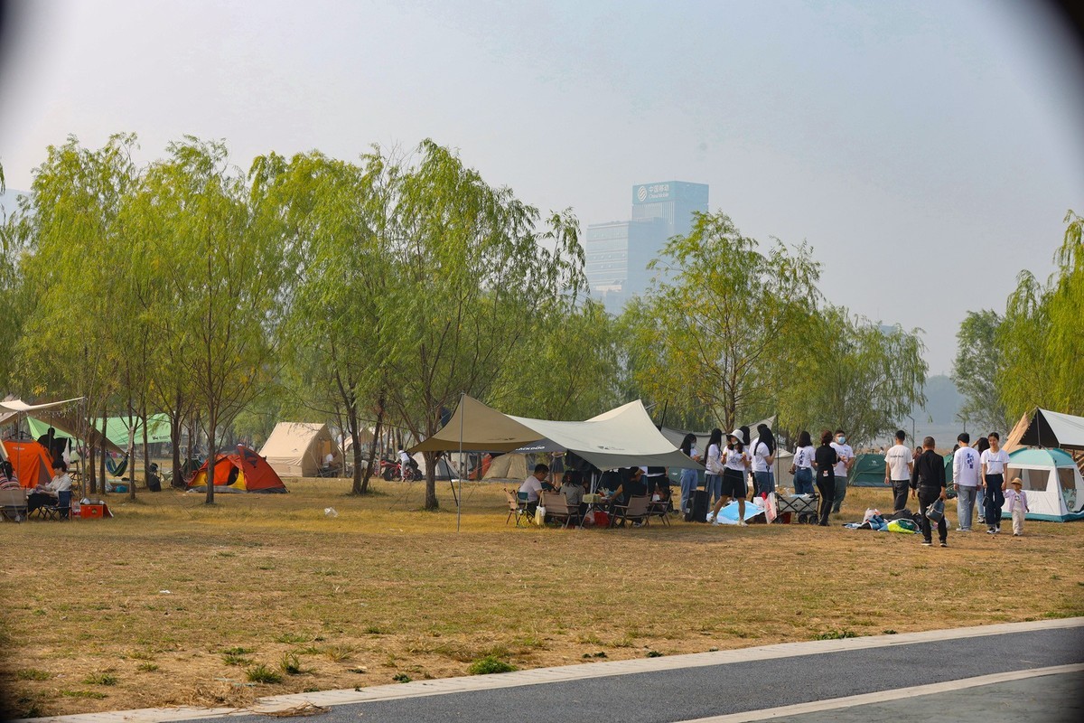 周未来鸭子铺休闲之人