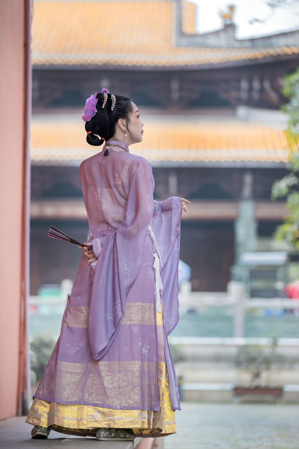 有礼仪之大，故称华夏