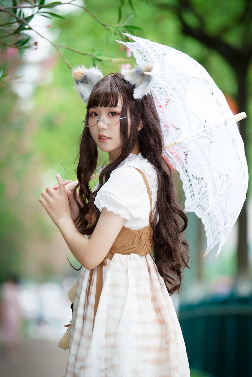 林荫下的洛莉女孩（尼康D610+腾龙A009 70-200）