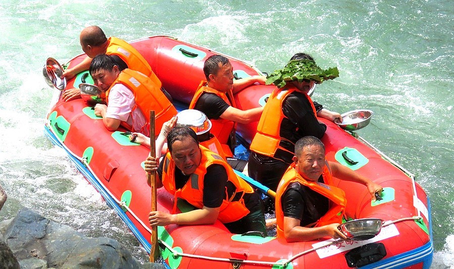 031【不老松：东戴河游纪】永安峡谷漂流！ 漂流下滑被浪花淹没就是为了寻求刺激