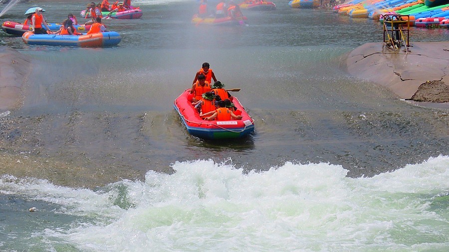 032【不老松：东戴河游纪】永安峡谷漂流！ 漂流下滑被浪花淹没就是为了寻求刺激