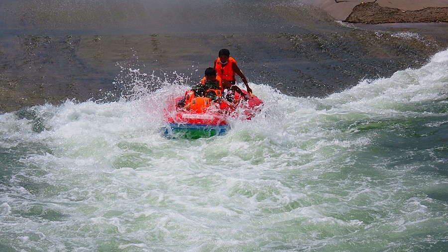 032【不老松：东戴河游纪】永安峡谷漂流！ 漂流下滑被浪花淹没就是为了寻求刺激