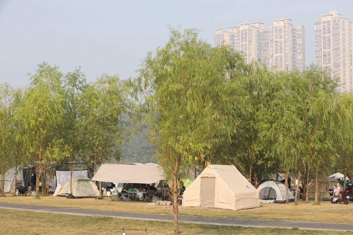 周未来鸭子铺休闲之人