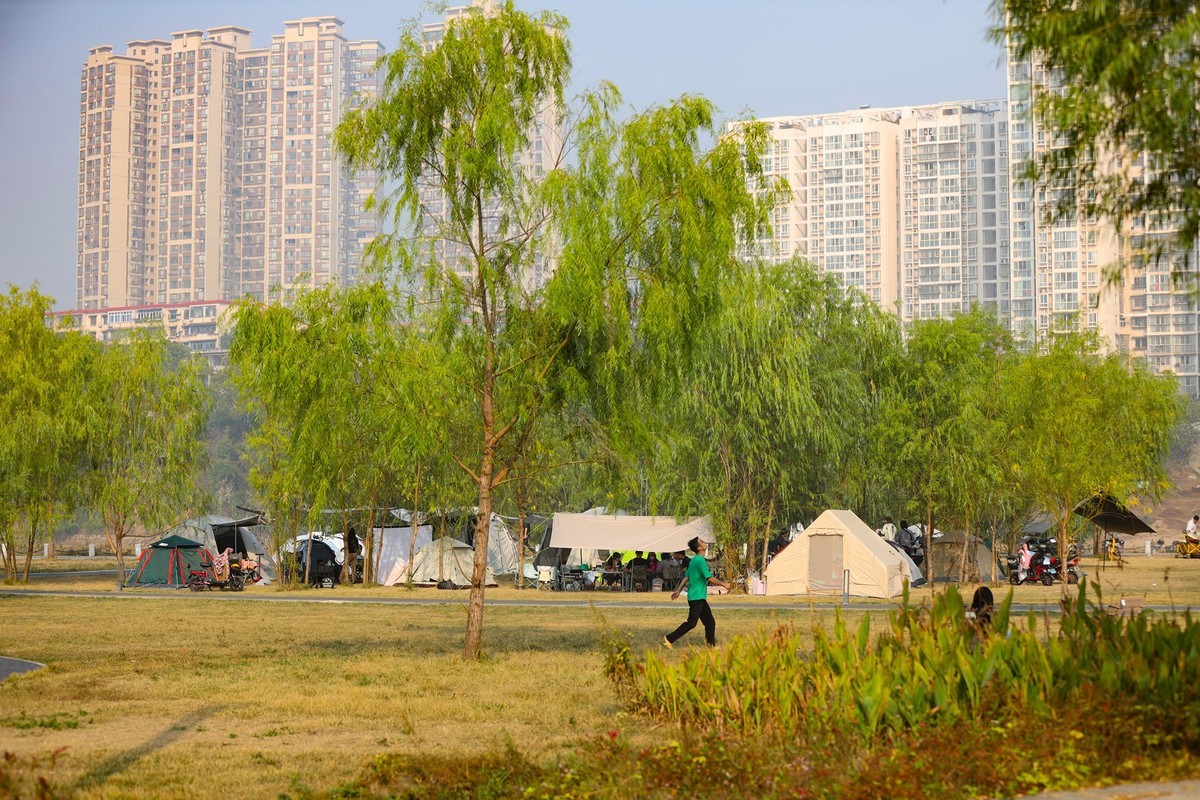 周未来鸭子铺休闲之人