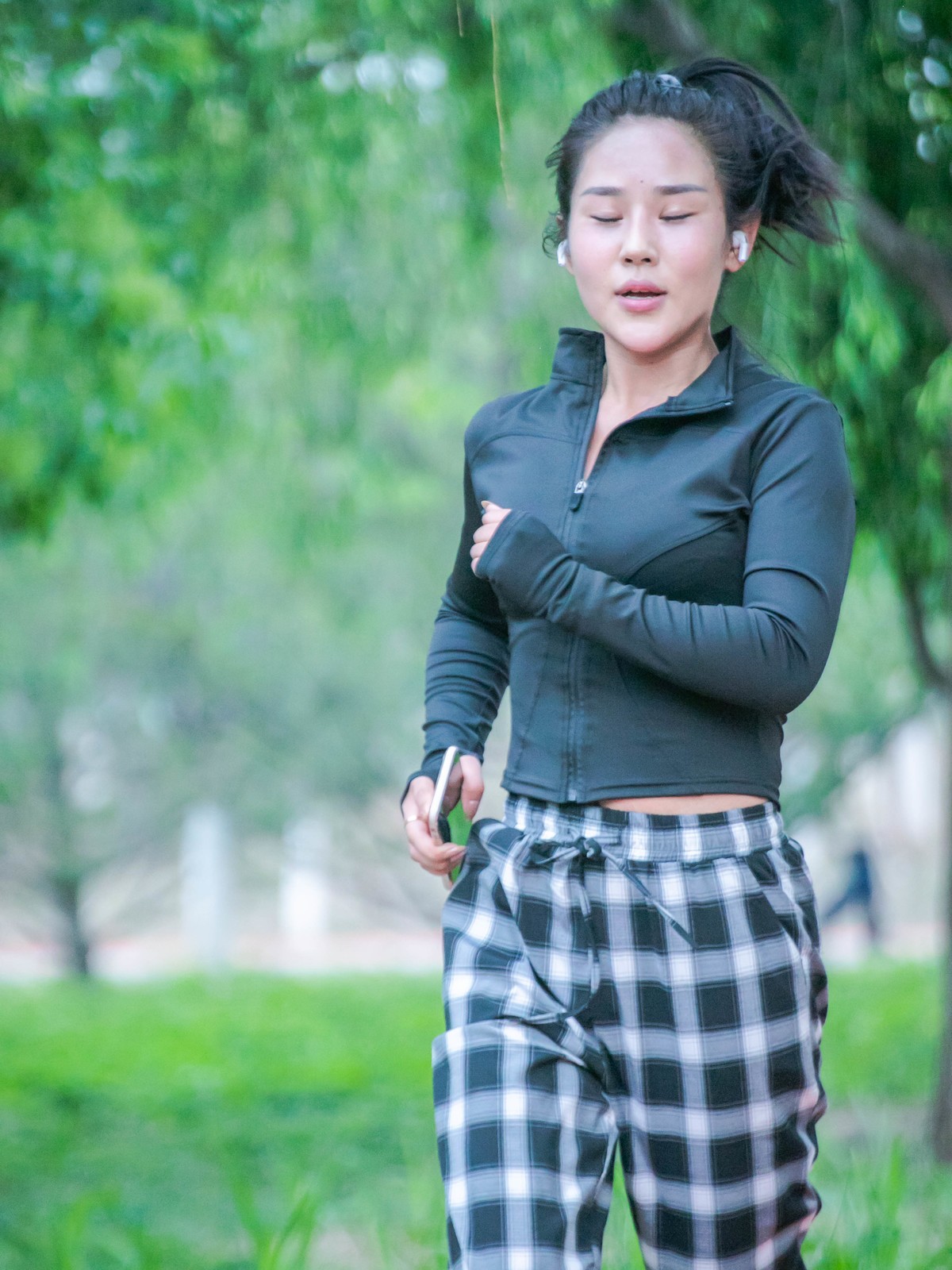 佳能6D2+TAMRON A005 腾龙 70-300 VC+佳能一代1.4x增距镜 人像抓拍和麻雀、喜鹊、斑鸠