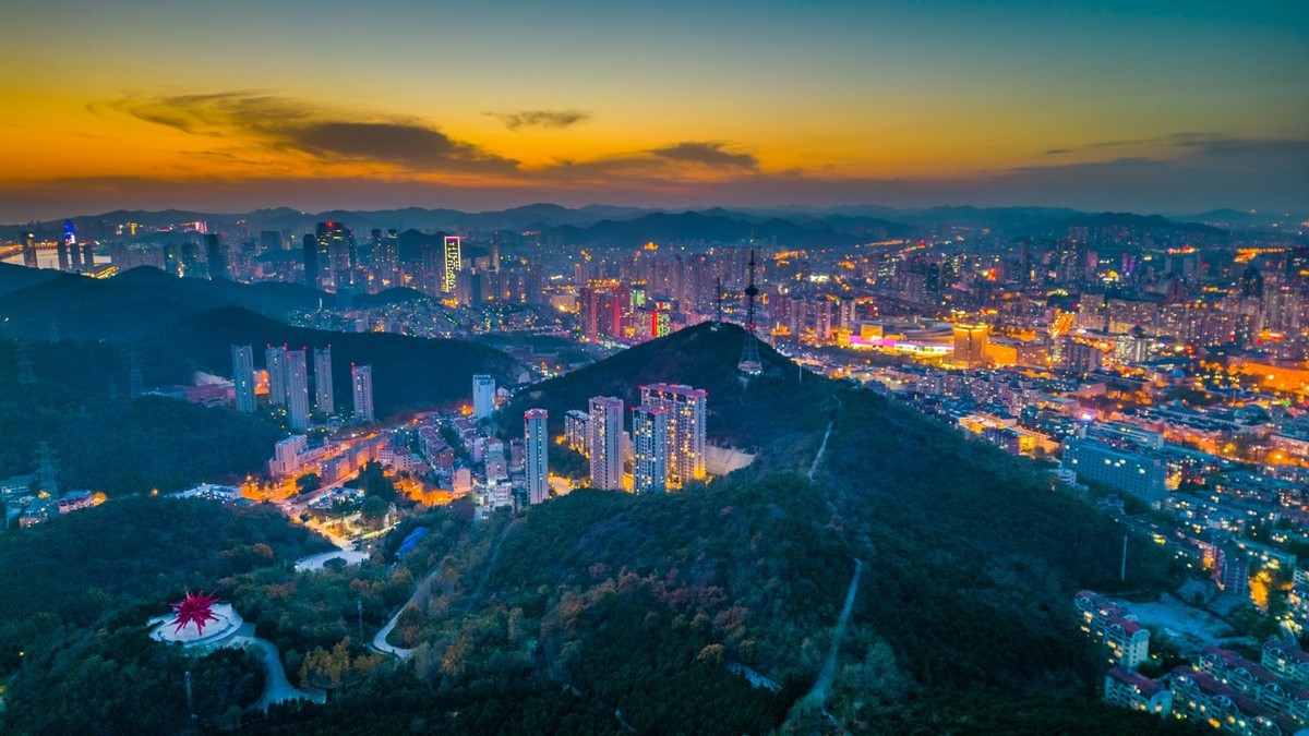 鸟瞰大连，华灯初上------