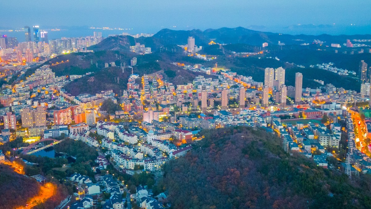 鸟瞰大连，华灯初上------