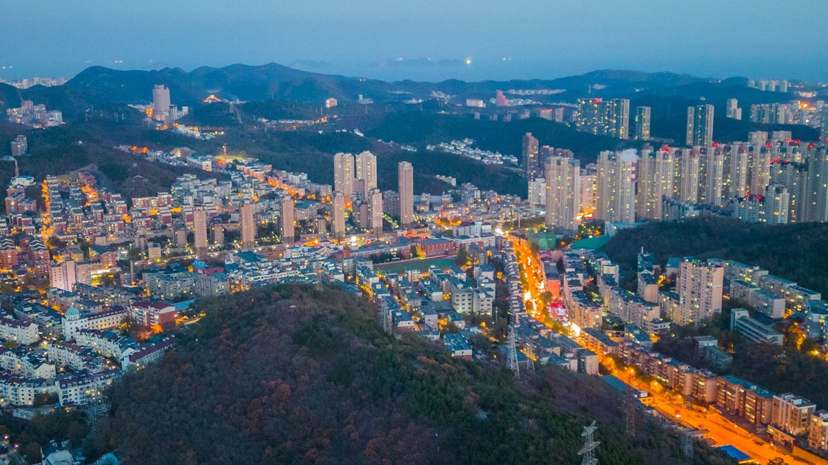 鸟瞰大连，华灯初上------