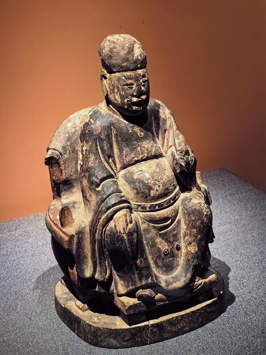 明万历玉石雕像+——武汉随笔