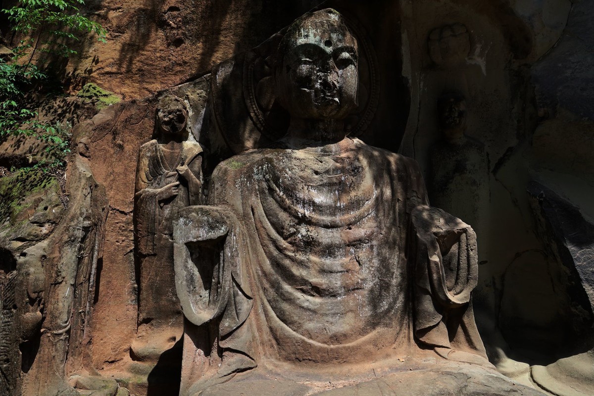 从唐代到清代的三组文明用语文物保护单位：能仁寺摩崖造像，甘泉寺，双堡牌坊