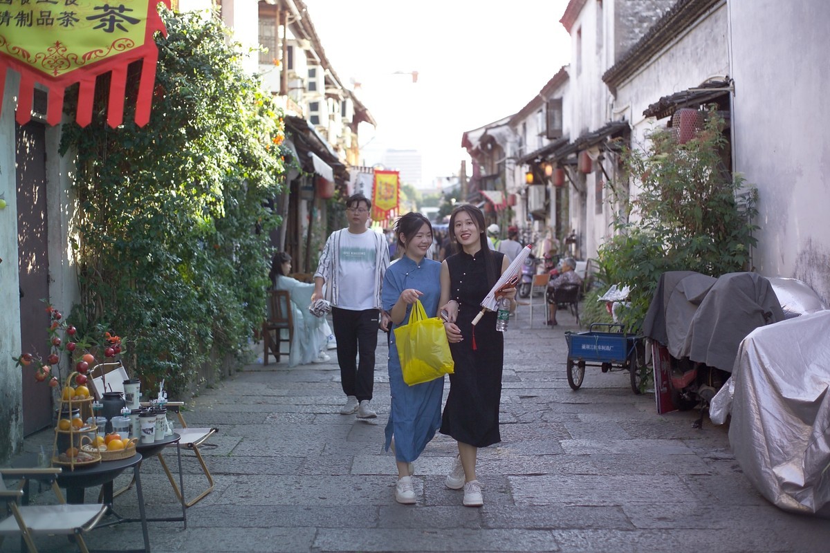 转角遇到她。。。。