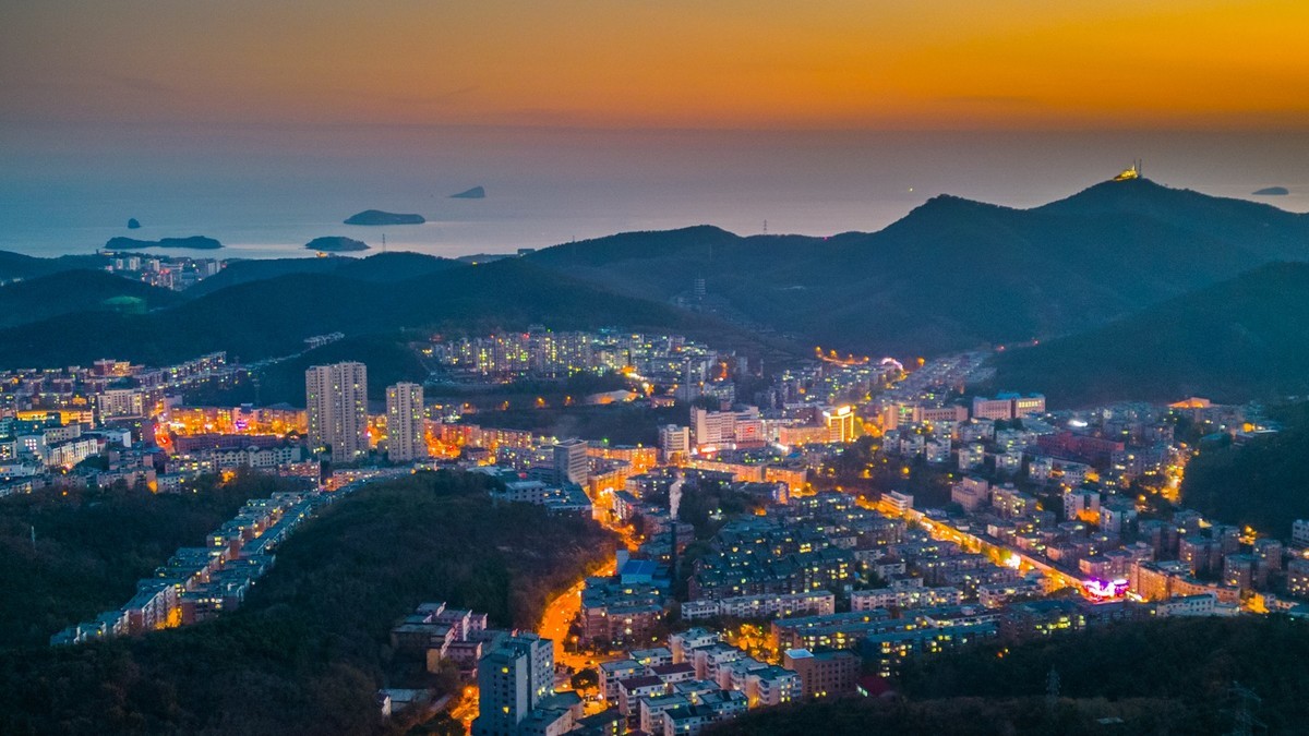 鸟瞰大连，华灯初上------