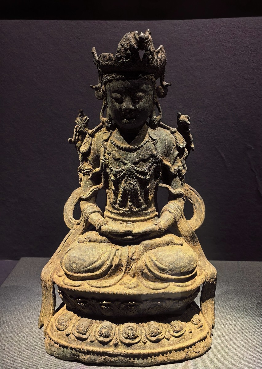 明万历玉石雕像+——武汉随笔