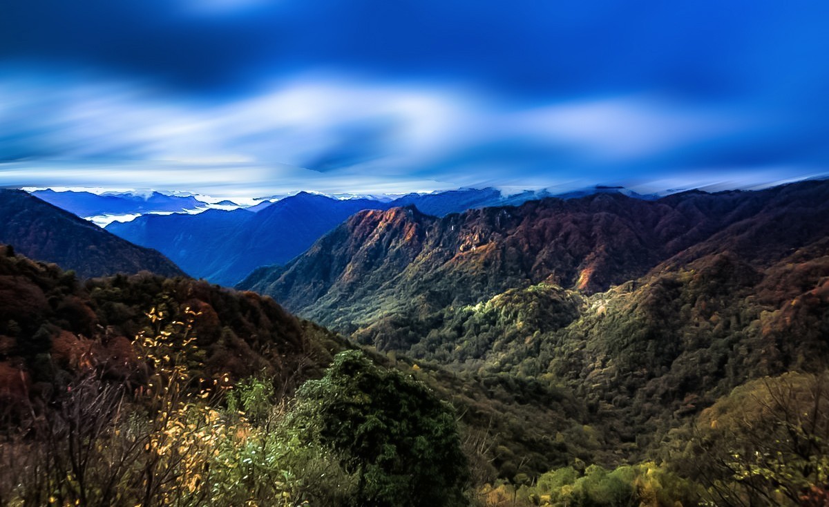 光 雾 山 掠 影