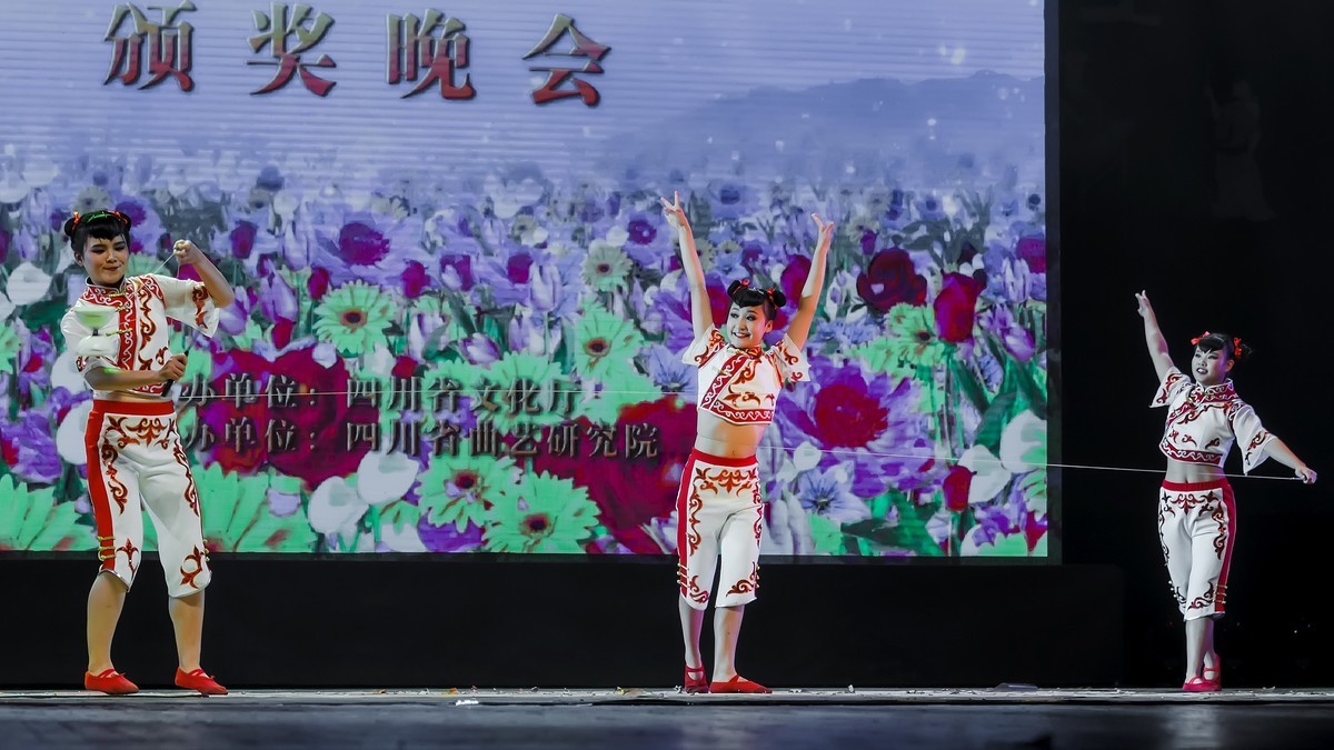 舞台摄影：杂技《小亲妹嘢》