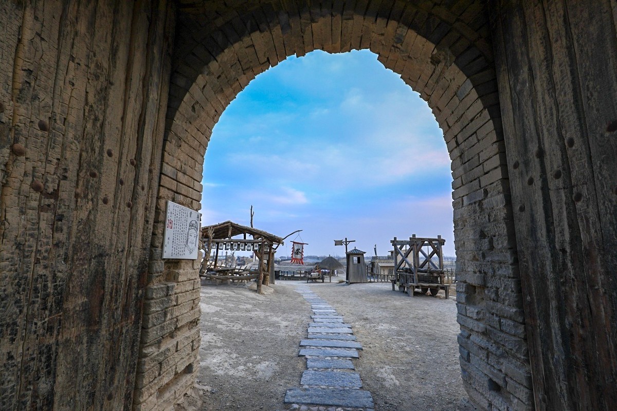 东方好莱坞——镇北堡西部影视城