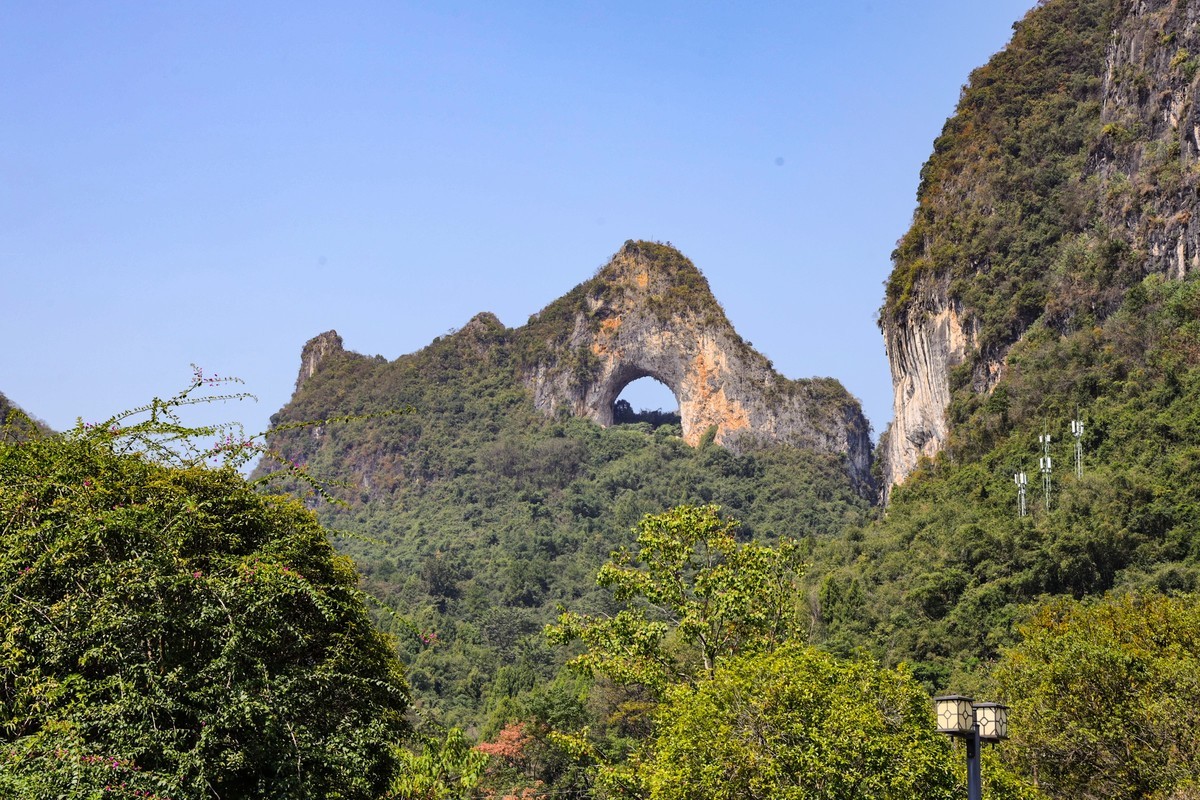 桂林--游月亮山1