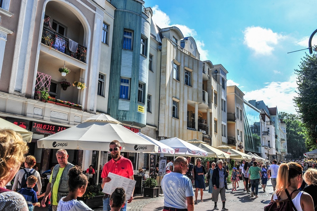 留影“索波特”（波兰）