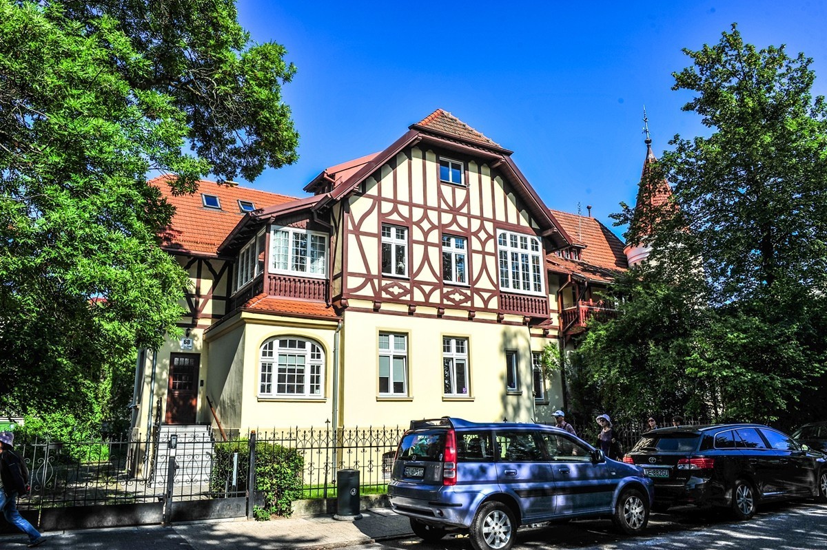 留影“索波特”（波兰）