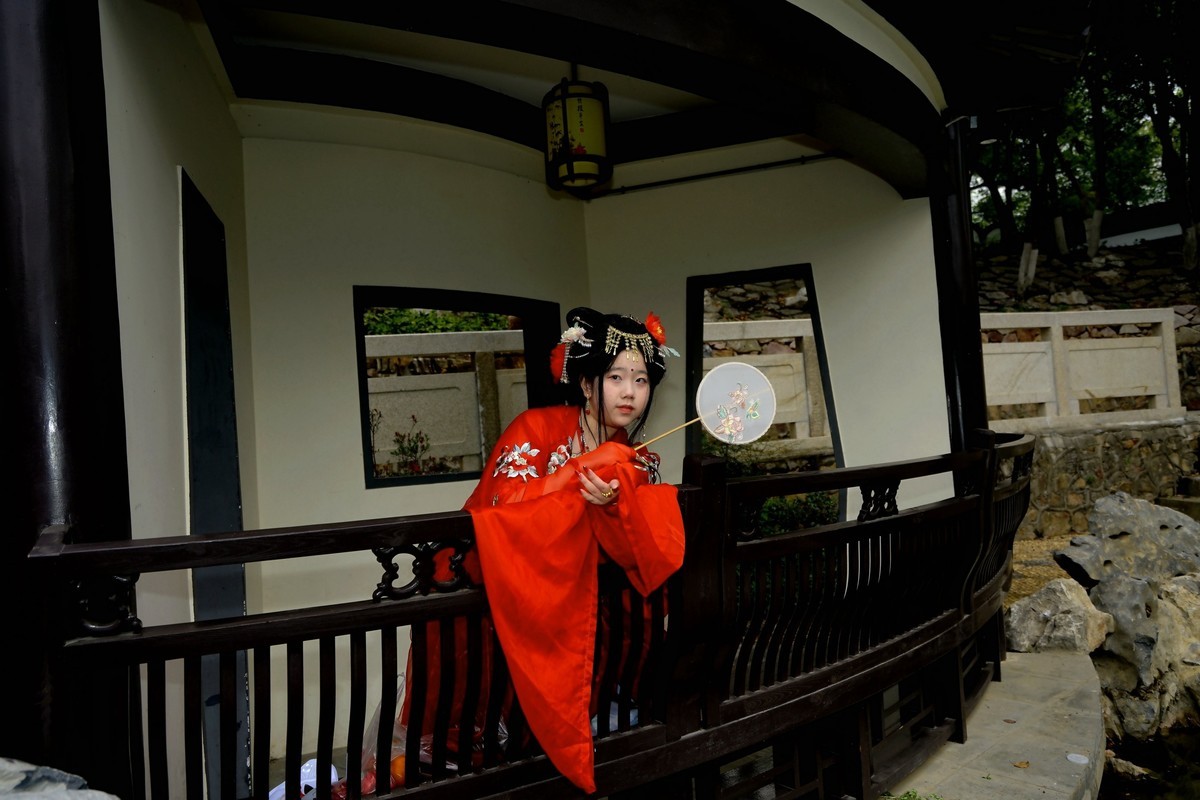 古琴台的古装美女！