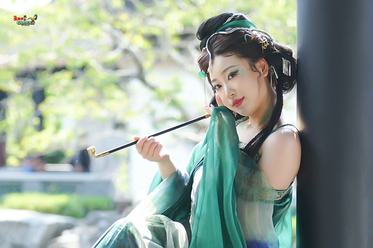 【春日青蛇妖女】---小魚