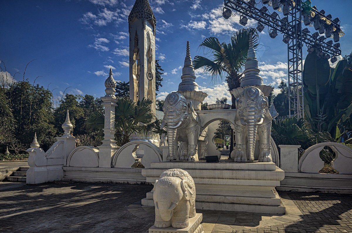 云南芒市 · 勐焕银塔（3）