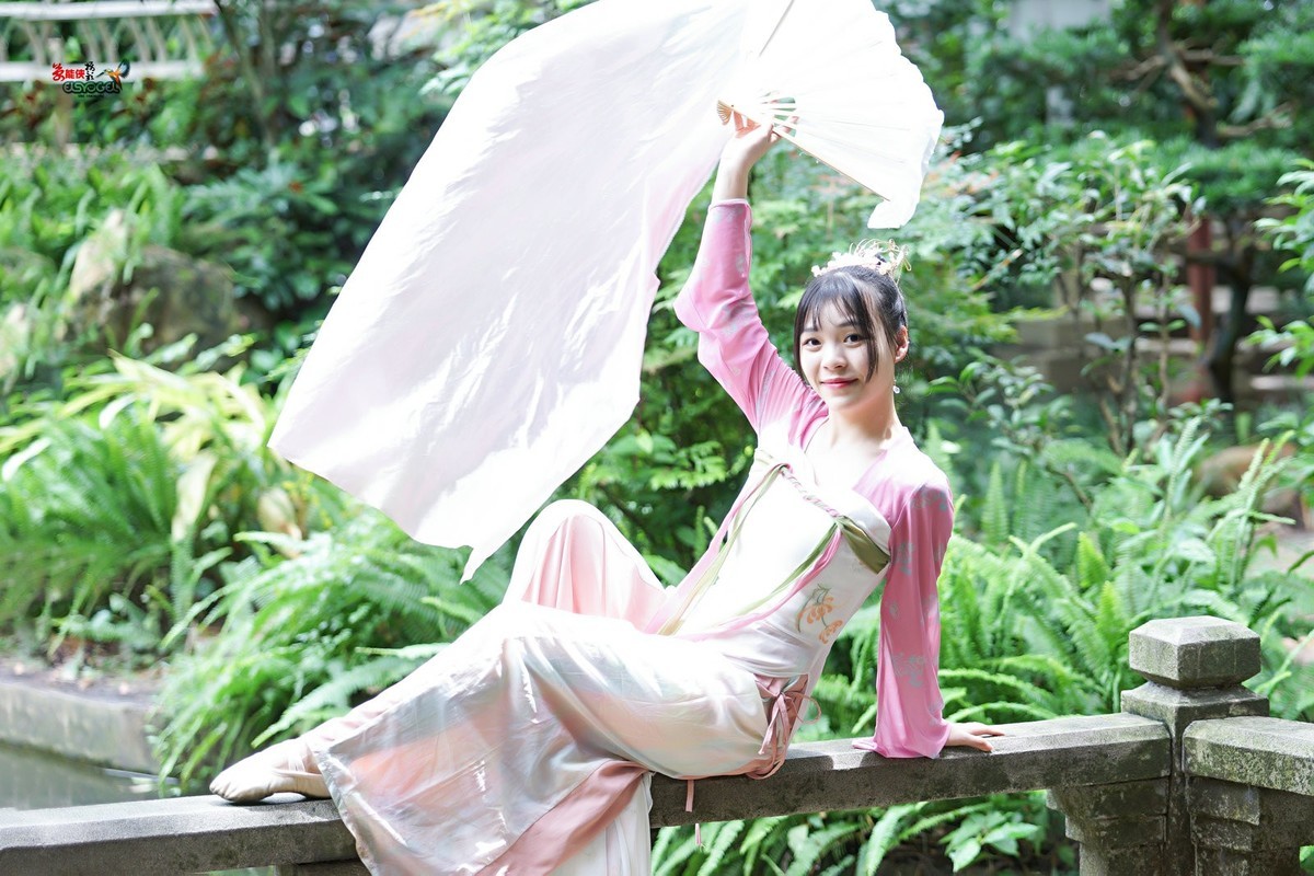 【兰缘少女】------佳佳