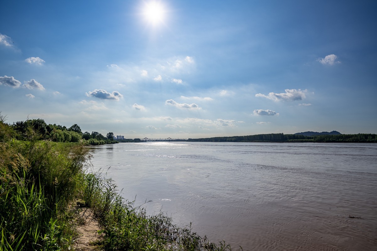 看逆光表现，没有机会去云南看澜沧江大拐弯，在济南看看黄河大弯吧