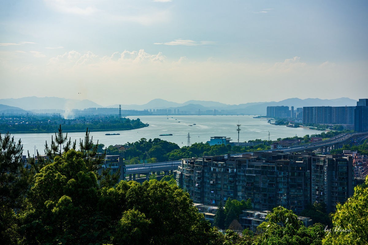 东方文化园随拍（4）-----登三江宝塔