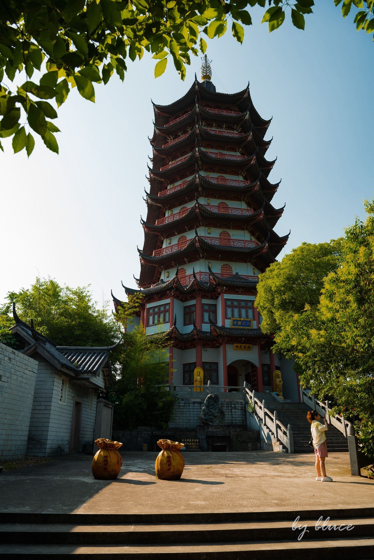 东方文化园随拍（4）-----登三江宝塔