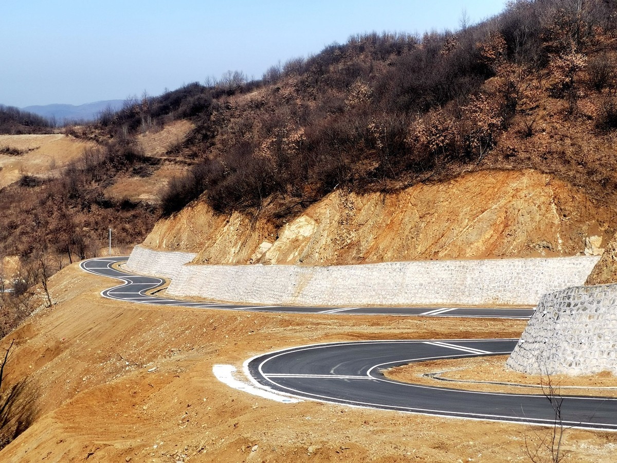 嵩县大坪乡到宜阳花果山乡新修的公路