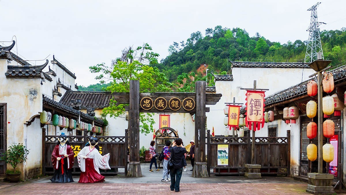 “你不归，灯不灭”——走进梦里老家演艺小镇