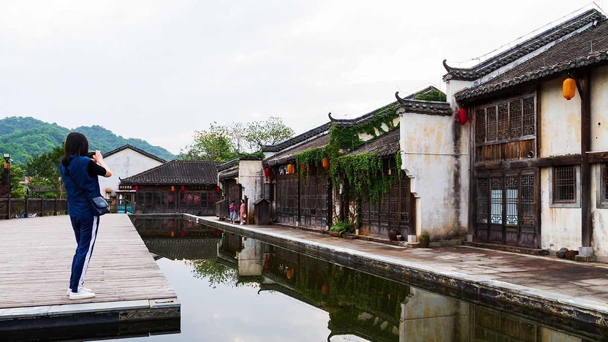 “你不归，灯不灭”——走进梦里老家演艺小镇