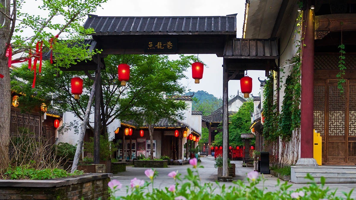 “你不归，灯不灭”——走进梦里老家演艺小镇