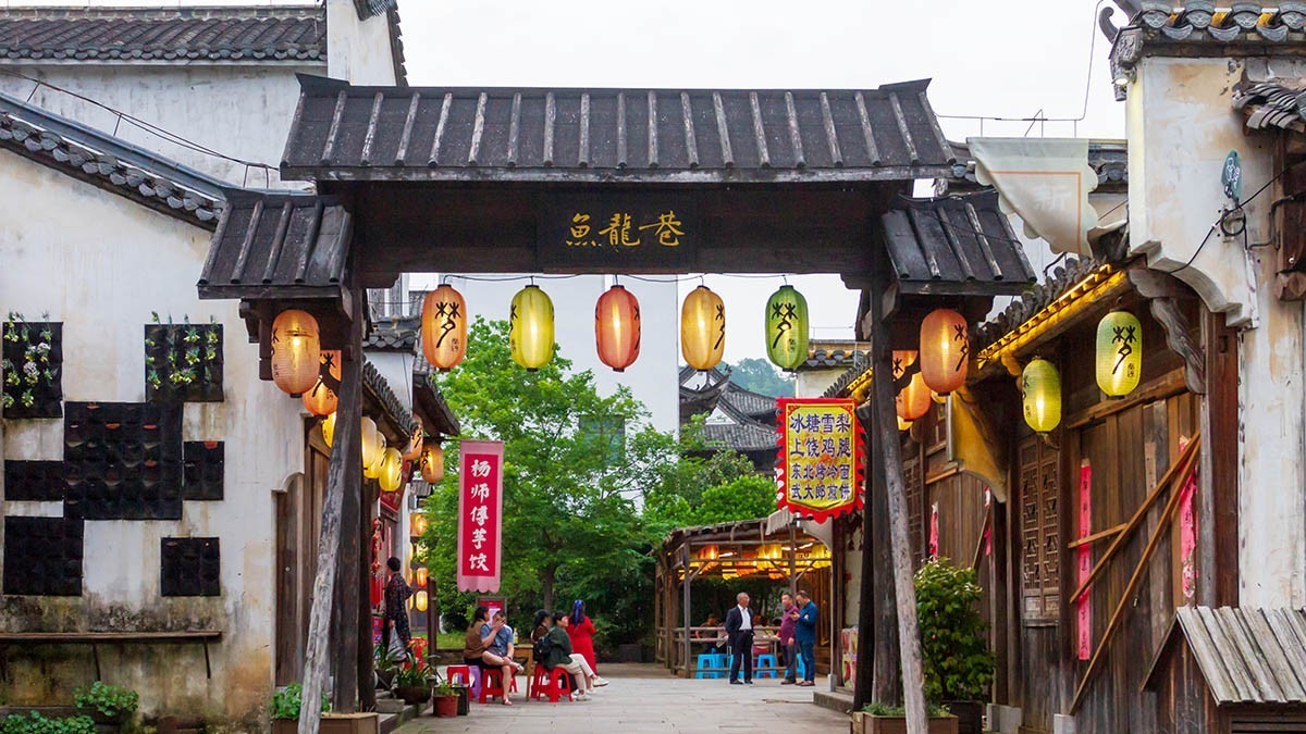 “你不归，灯不灭”——走进梦里老家演艺小镇