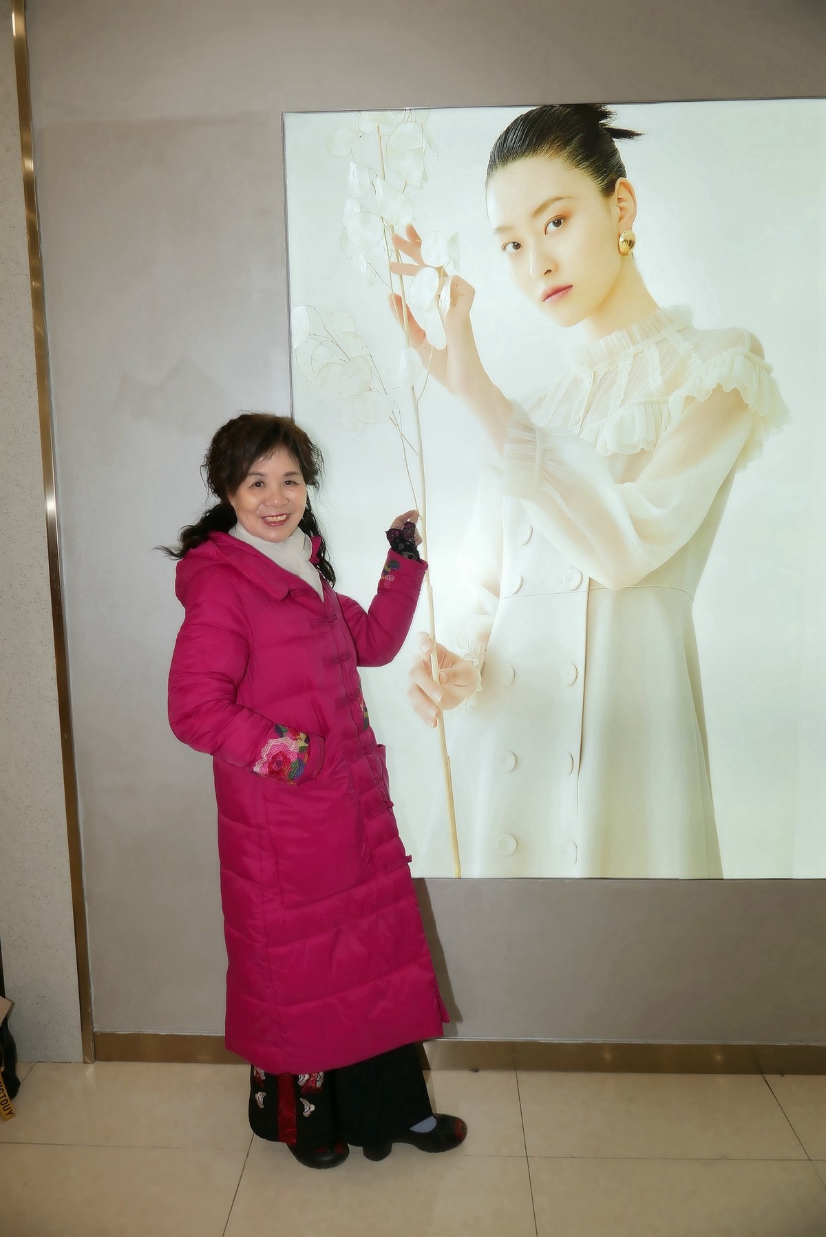 室内环境人像---商场休闲的美女！