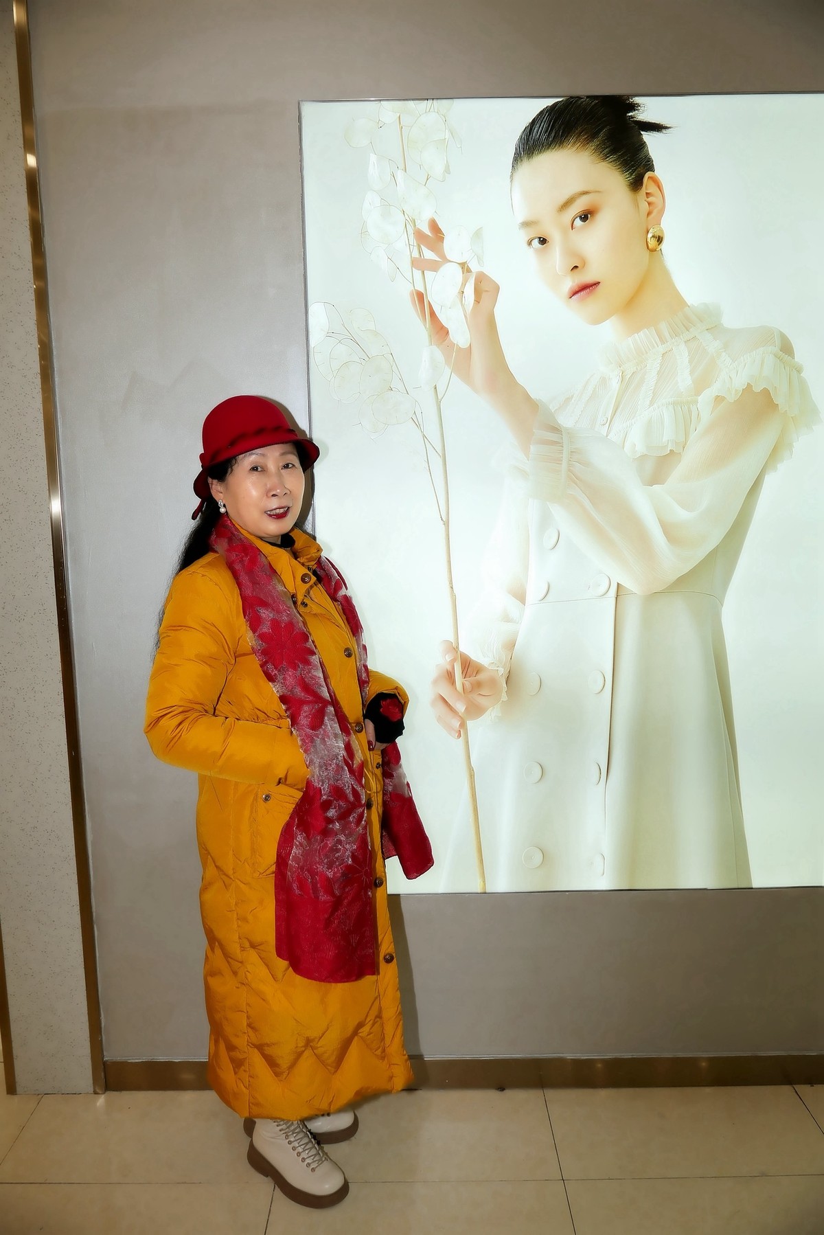 室内环境人像---商场休闲的美女！