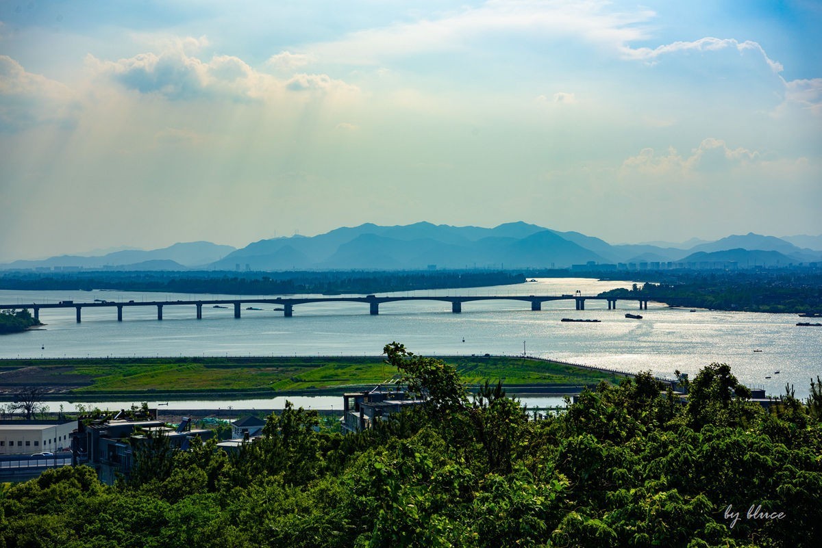 东方文化园随拍（4）-----登三江宝塔