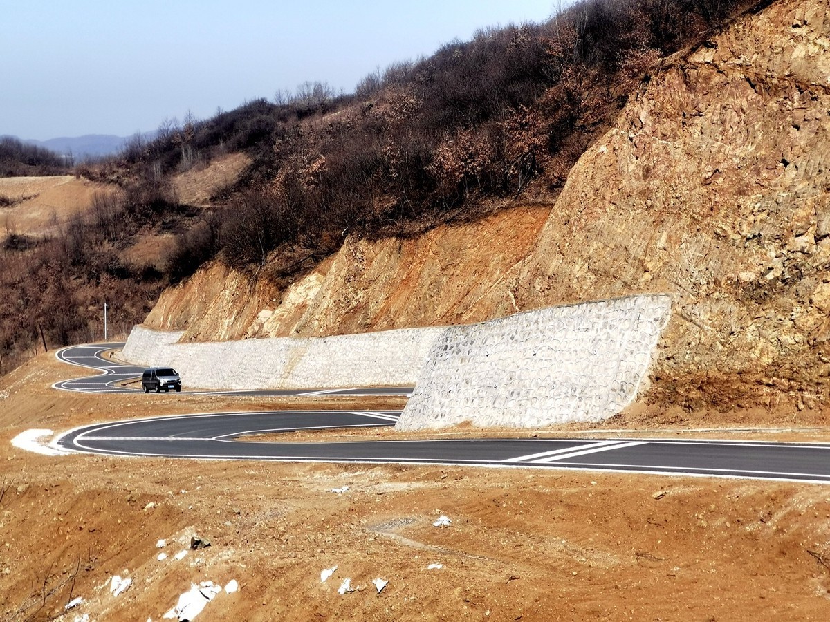 嵩县大坪乡到宜阳花果山乡新修的公路