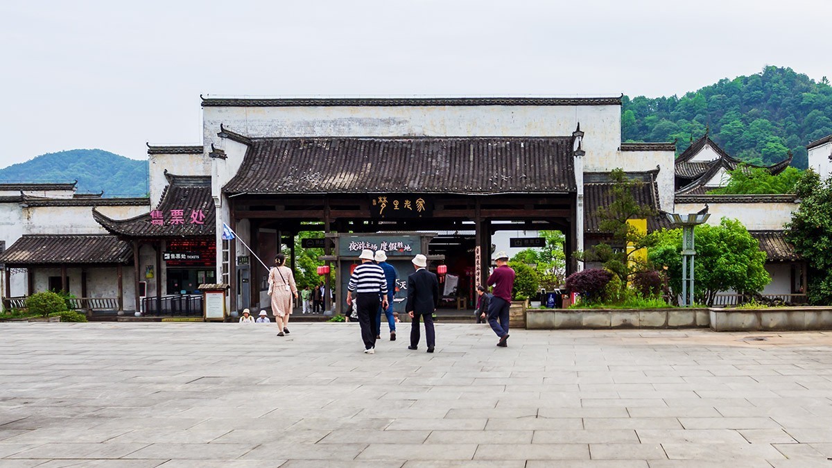 “你不归，灯不灭”——走进梦里老家演艺小镇