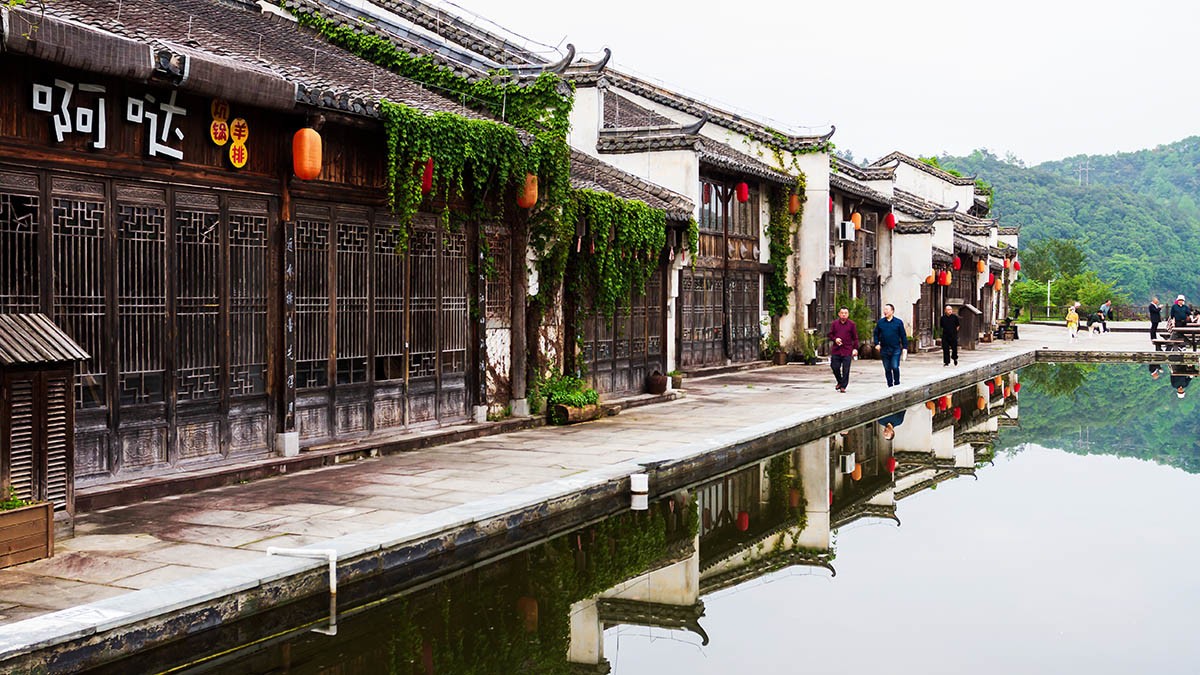 “你不归，灯不灭”——走进梦里老家演艺小镇