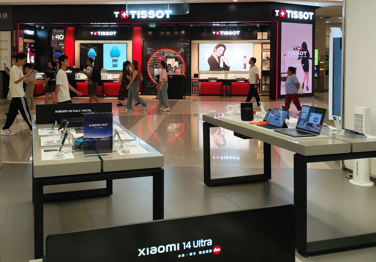 逛商场-购耳机。