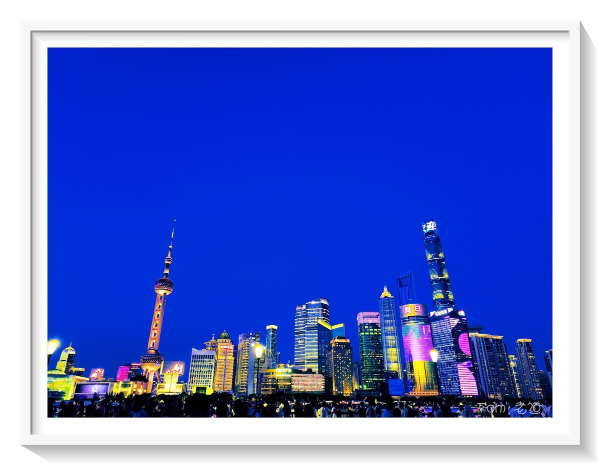 手机版·上海外滩璀璨而迷离