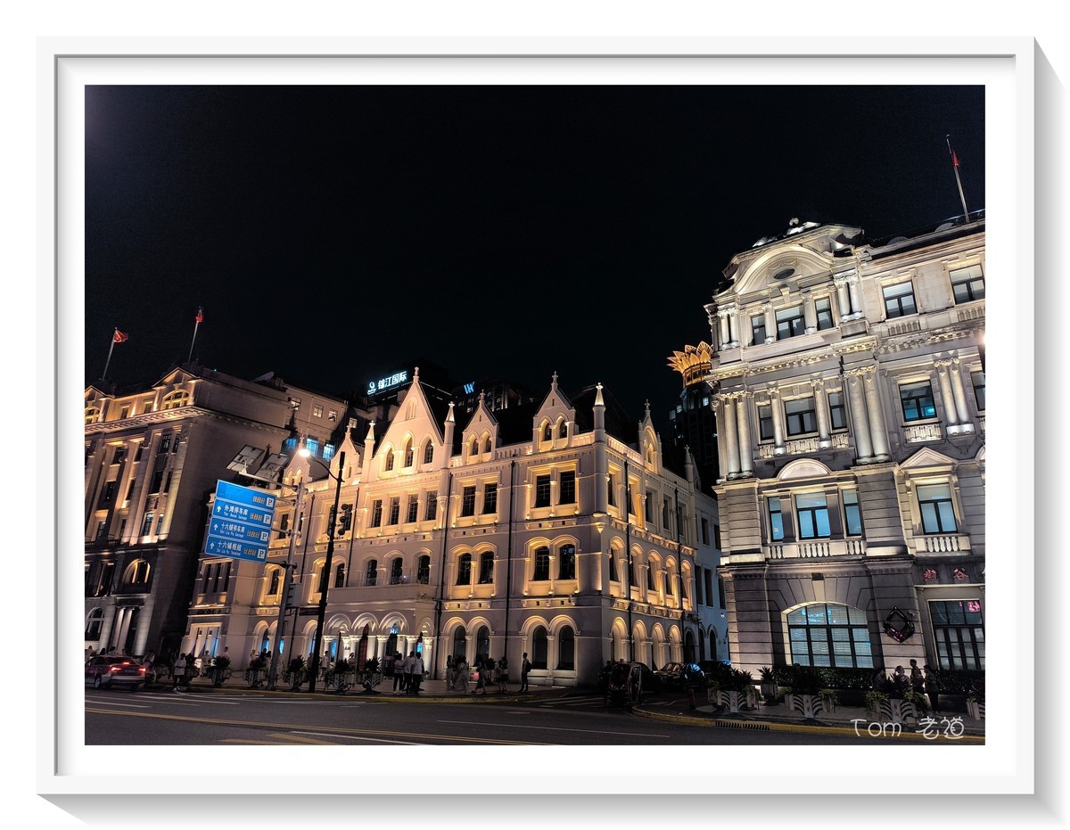 手机版·上海外滩璀璨而迷离